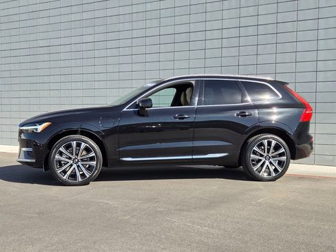 Used 2023 Volvo XC60 T8 Ultimate w/ Climate Package AWD/4WD image 2