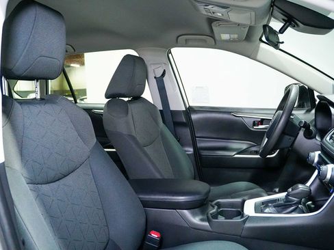 Used 2021 Toyota RAV4 XLE image 26