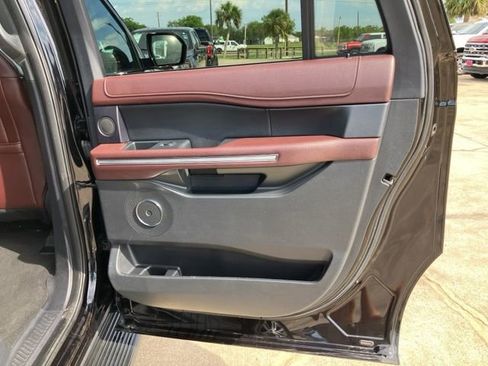 Used 2024 Ford Expedition Max Limited AWD/4WD image 12