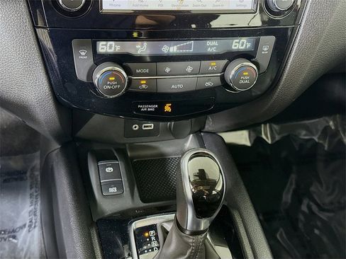 Certified 2021 Nissan Rogue Sport SL w/ Premium Package image 10