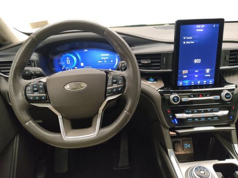 Used 2021 Ford Explorer Platinum w/ Equipment Group 601A AWD/4WD image 22