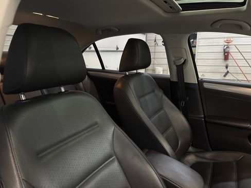 Used 2017 Volkswagen Jetta SE image 29