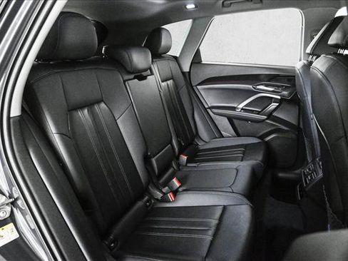Certified 2025 Audi Q5 Premium w/ Convenience Package AWD/4WD image 21