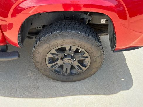 Used 2022 Toyota Tacoma SR AWD/4WD image 19