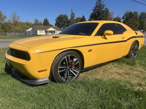 Used 2012 Dodge Challenger SRT8 Yellow Jacket w/ Premium Sound Group image 2