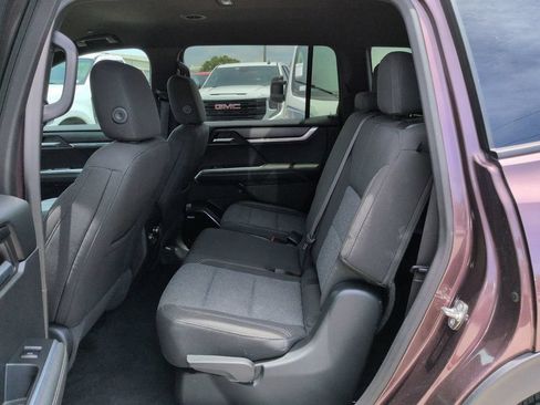 Used 2025 GMC Acadia Elevation FWD image 14