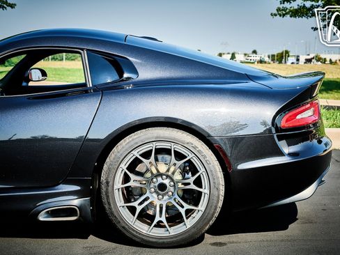 Used 2013 SRT Viper GTS w/ GTS Laguna Interior Pkg image 28