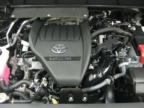 Certified 2023 Toyota Highlander XLE image 30