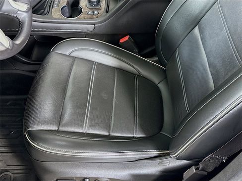 Used 2022 GMC Acadia Denali w/ Denali Ultimate Package image 14