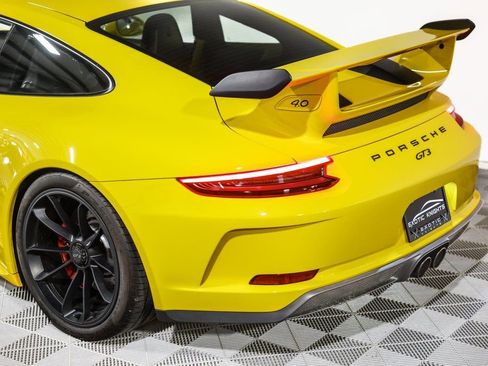 Used 2018 Porsche 911 GT3 w/ Sport Chrono Package image 16