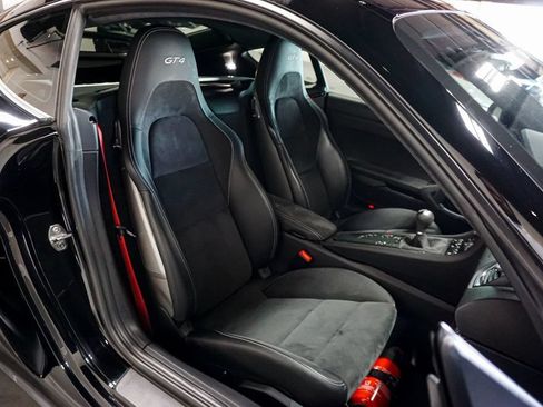 Used 2020 Porsche 718 Cayman GT4 RWD image 32