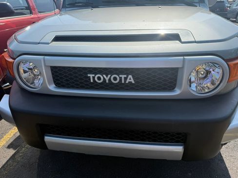 Used 2010 Toyota FJ Cruiser 4WD image 3