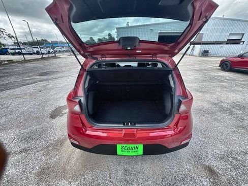 Used 2023 Hyundai Venue Limited w/ Cargo Package FWD image 26