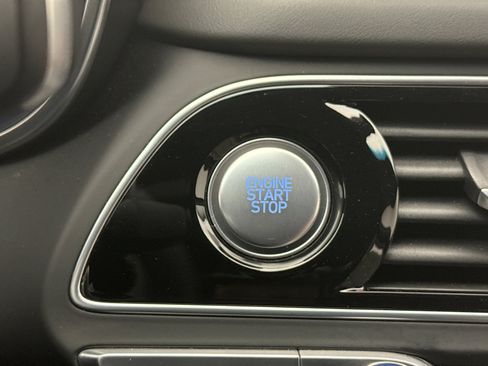 Used 2023 Genesis G70 2.0T AWD/4WD image 19