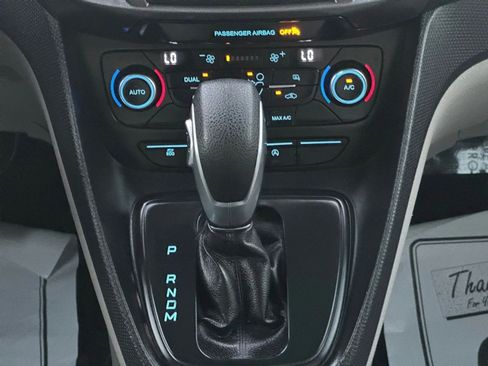 Used 2019 Ford Transit Connect XLT image 15