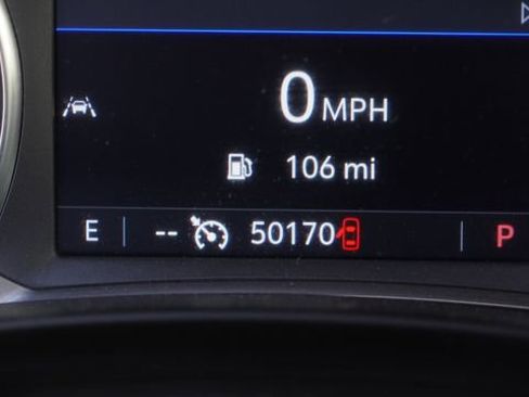 Used 2024 GMC Terrain SLT image 33