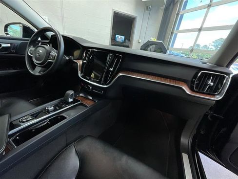 Used 2022 Volvo S60 B5 Inscription FWD image 30