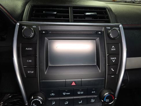 Used 2017 Toyota Camry SE FWD image 29