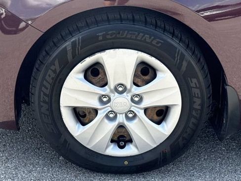Used 2017 Kia Forte LX FWD image 20
