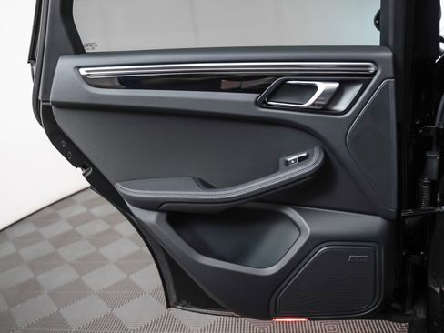 Used 2025 Porsche Macan S image 26