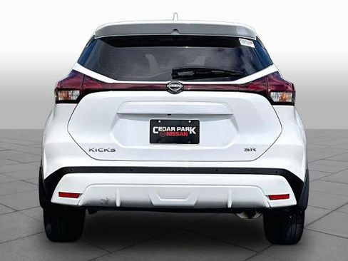 Certified 2024 Nissan Kicks SR w/ SR Premium Package FWD image 3