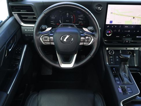 Used 2024 Lexus GX 550 AWD/4WD image 9
