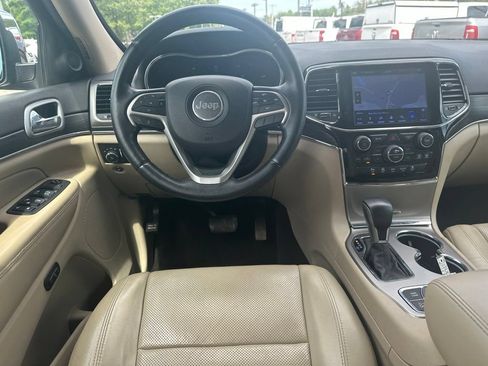 Used 2019 Jeep Grand Cherokee Limited w/ Luxury Group II AWD/4WD image 17