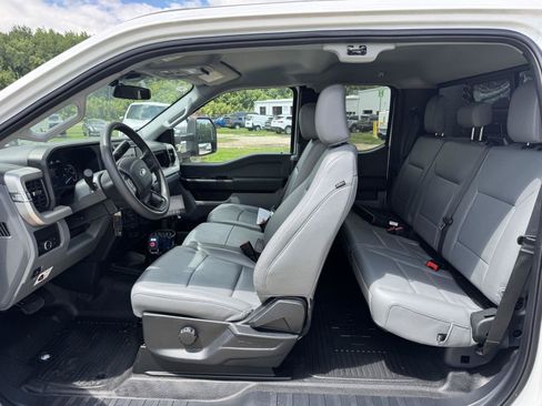 Used 2025 Ford F550 4x4 SuperCab Super Duty image 25