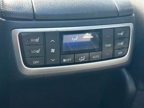 Used 2019 Toyota Highlander Limited Platinum AWD/4WD image 26