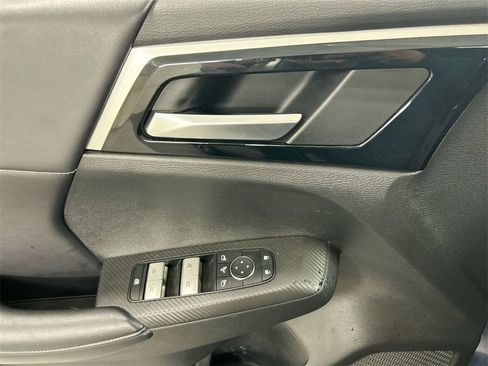 Used 2023 Mitsubishi Outlander SE image 11