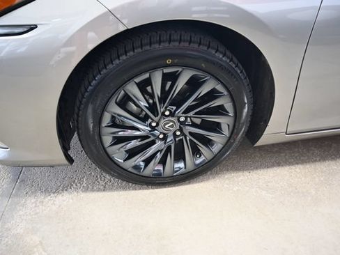 Used 2019 Lexus ES 350 w/ Accessory Package 2 FWD image 36