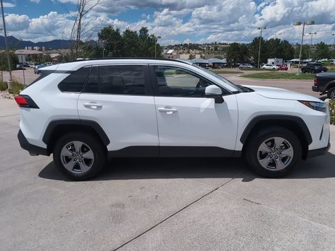 Used 2025 Toyota RAV4 XLE AWD/4WD image 8