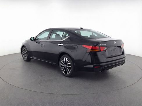 Used 2024 Nissan Altima 2.5 SV image 6