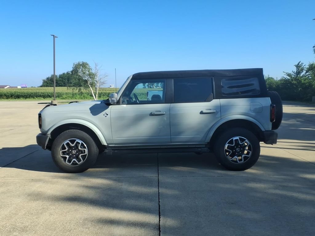 Used 2024 Ford Bronco Outer Banks AWD/4WD image 2