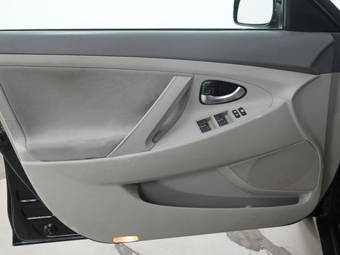 Used 2011 Toyota Camry LE w/ LE Extra-Value Pkg image 18