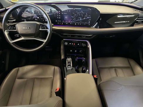 Used 2025 Audi Q5 Premium w/ Convenience Package image 17