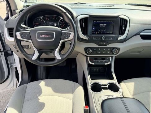 Used 2024 GMC Terrain SLE FWD image 16
