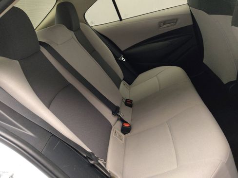 Used 2022 Toyota Corolla L image 19