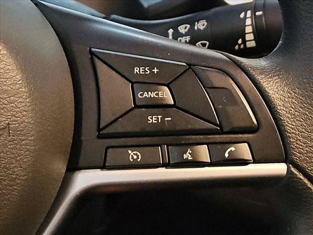 Used 2025 Nissan Altima 2.5 SV FWD image 12