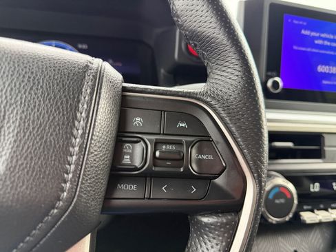 Used 2025 Toyota Tacoma TRD Off-Road AWD/4WD image 23