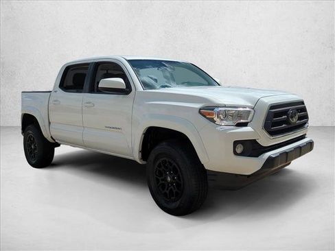 Certified 2022 Toyota Tacoma SR5 RWD image 3