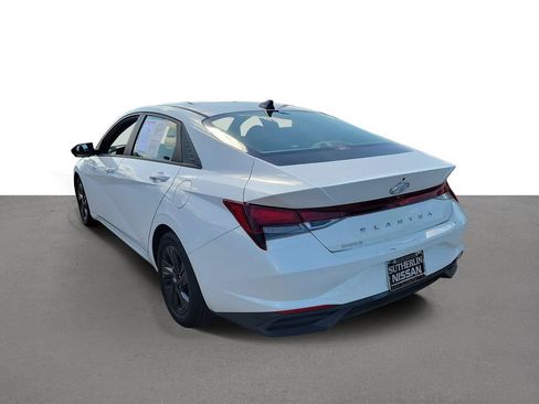 Used 2023 Hyundai Elantra SEL FWD image 4