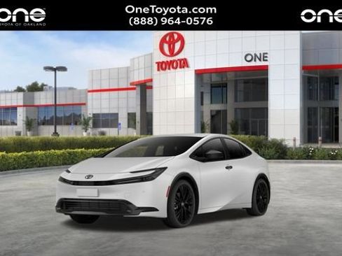 New 2026 Toyota Prius Plug-In Hybrid FWD image 2