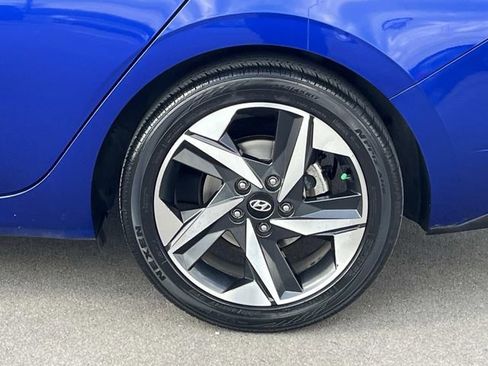 Certified 2021 Hyundai Elantra Limited image 12