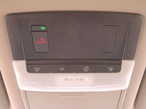 Used 2023 Nissan Rogue SV image 32