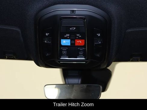 Used 2025 Jeep Grand Cherokee Altitude AWD/4WD image 28