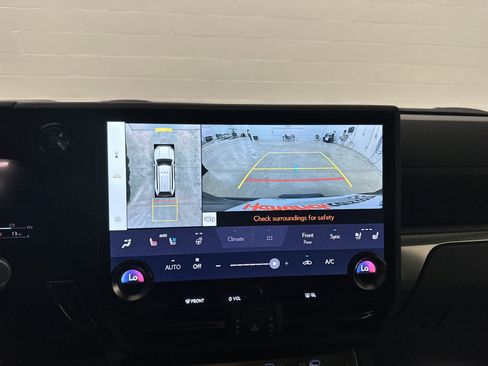 Used 2025 Lexus GX 550 w/ Accessory Package (2T) AWD/4WD image 10