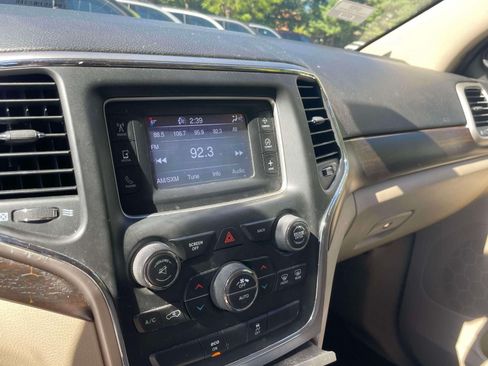 Used 2014 Jeep Grand Cherokee Laredo w/ Quick Order Package 23E AWD/4WD image 27