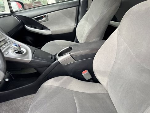 Used 2015 Toyota Prius Two image 16