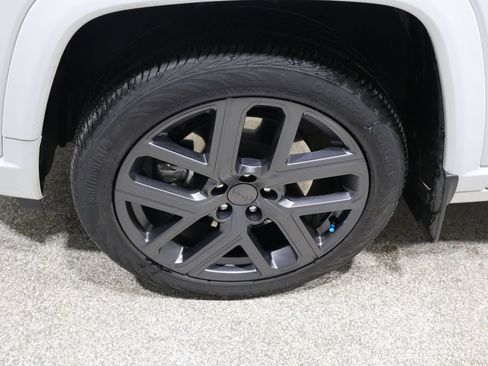 Used 2024 Jeep Compass Limited w/ High Altitude Package image 9